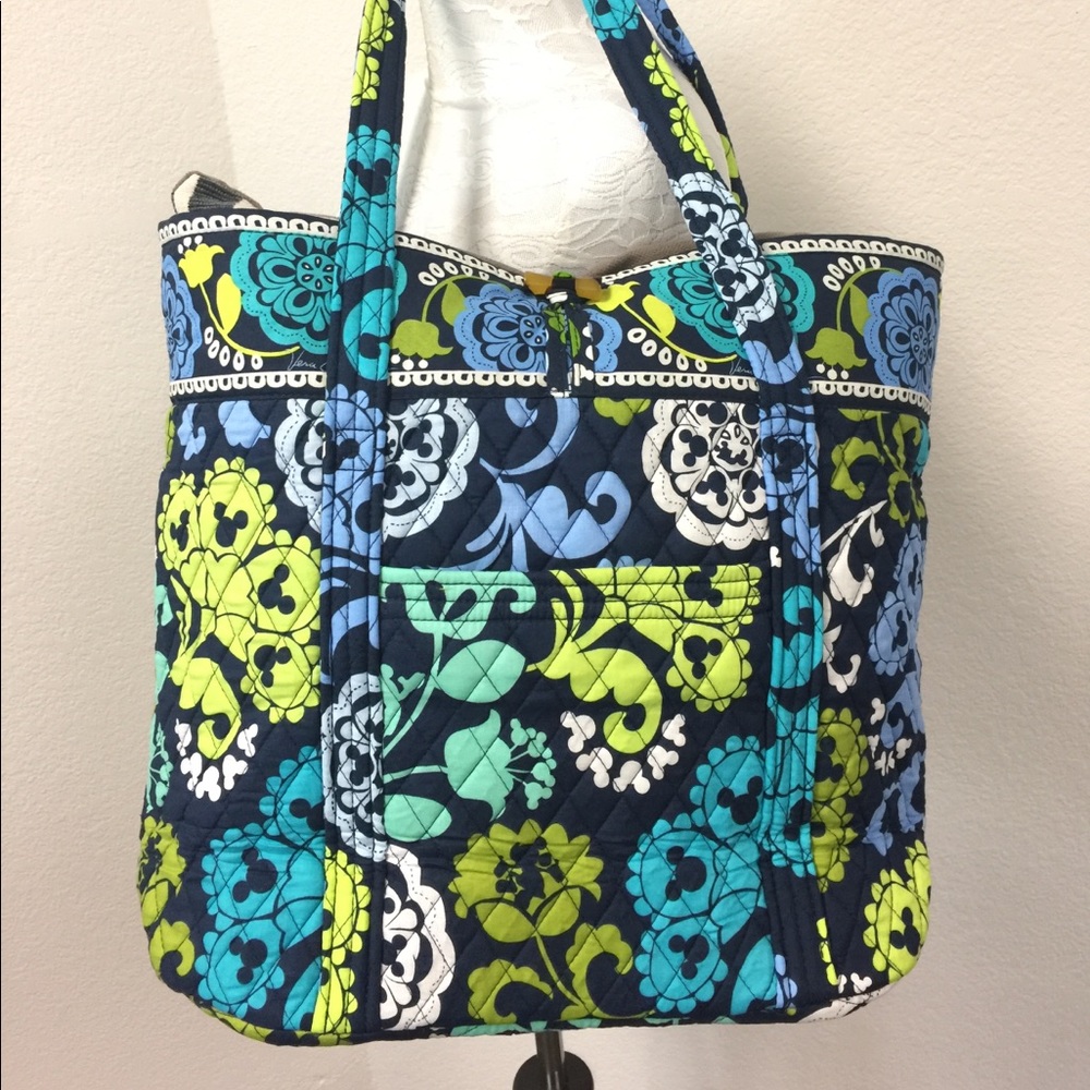 Vera Bradley Vera tote bag in where’s Mickey.